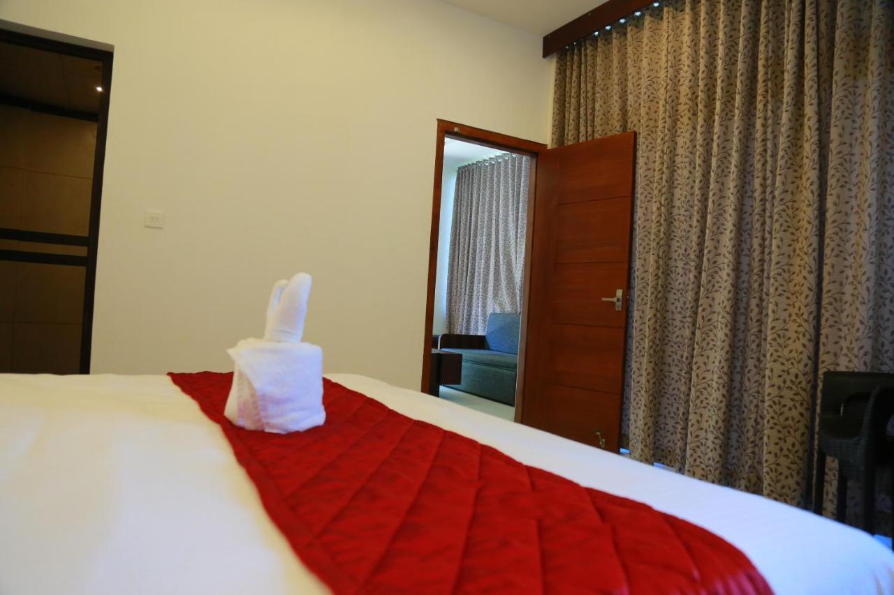 Palmtree Leaf, Munnar Hotel Exterior photo